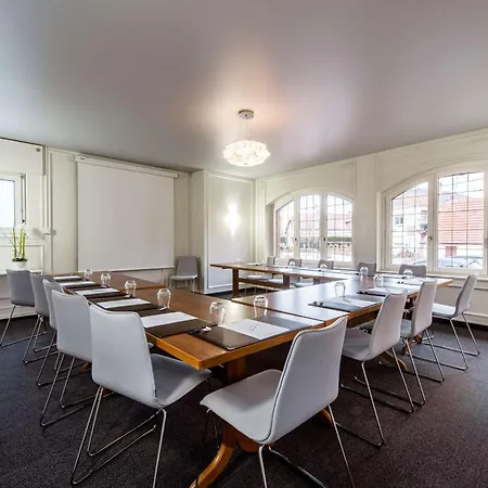 Western Au Cheval Blanc A Mulhouse