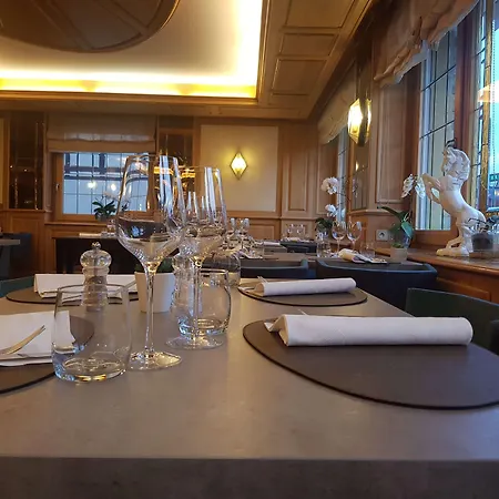 Western Au Cheval Blanc A Mulhouse Baldersheim