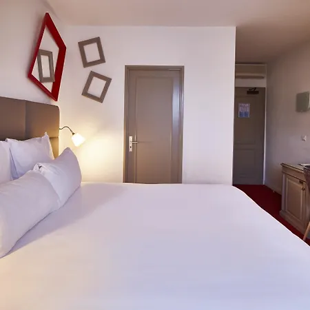 Western Au Cheval Blanc A Mulhouse 4*