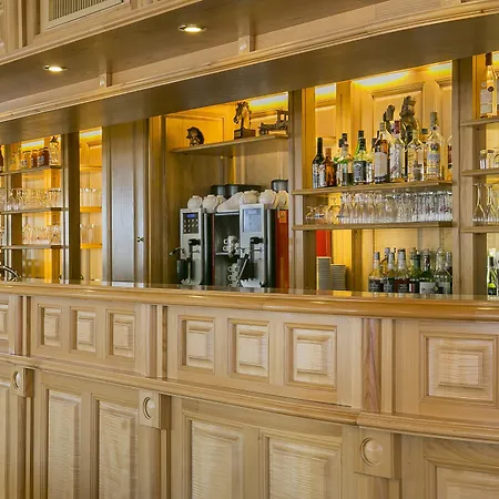 Western Au Cheval Blanc A Mulhouse 4*