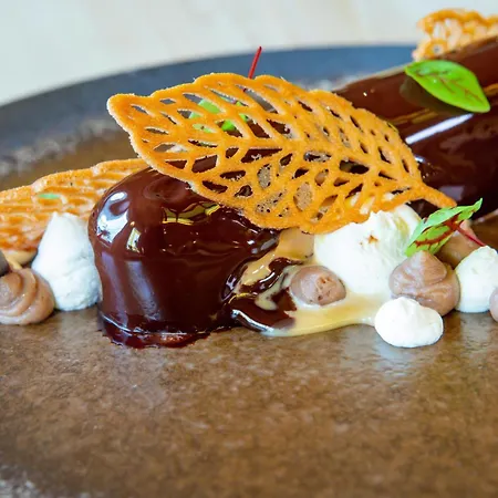 Western Au Cheval Blanc A Mulhouse Baldersheim