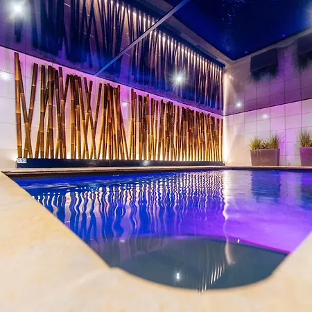 Western Au Cheval Blanc A Mulhouse 4*