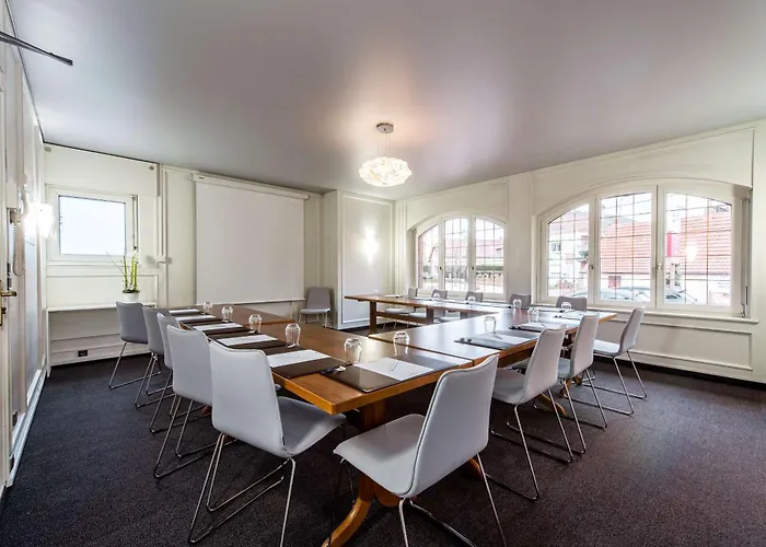 Western Au Cheval Blanc A Mulhouse